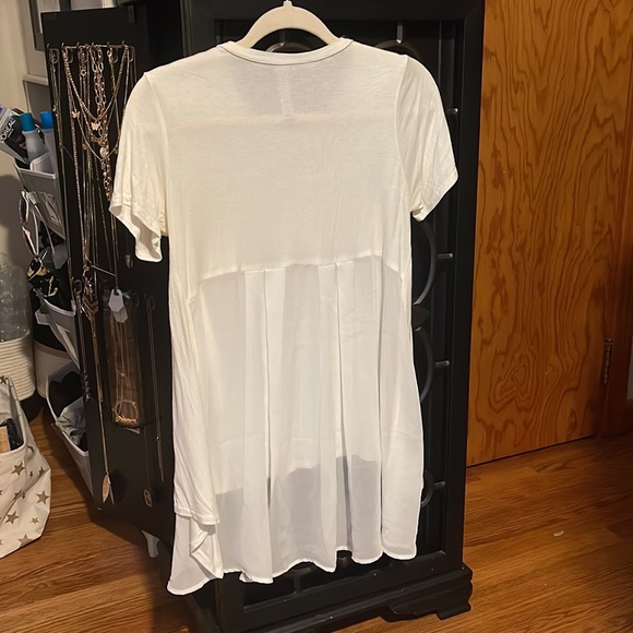 🌸4 for $20🌸 Like New - Lord & Taylor DESIGN LAB sz M hi-low contrast tee - Picture 2 of 6
